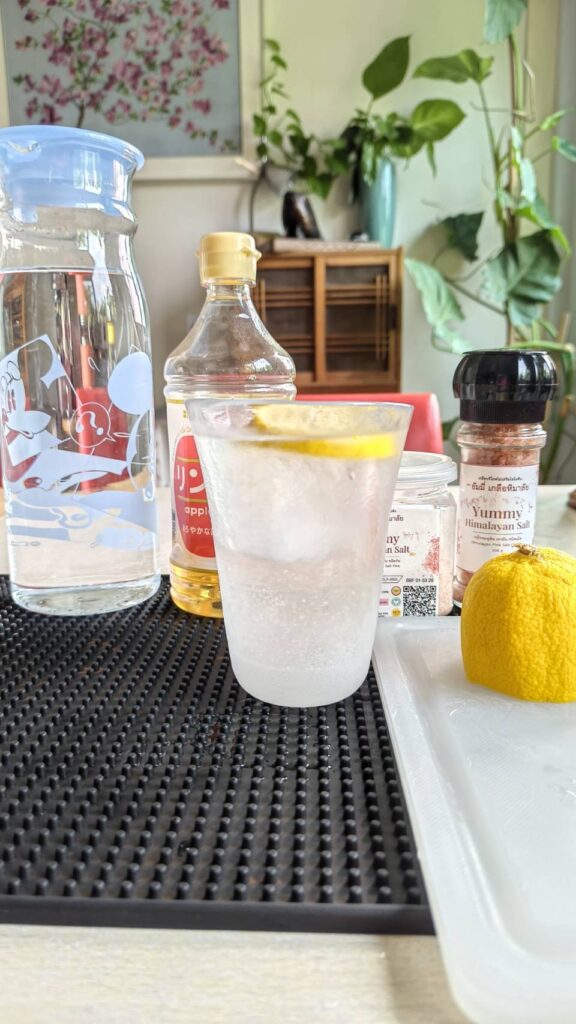 การใช้เกลือชมพูในกาแฟ น้ำดื่ม และ Apple Cider Vinegar เพื่อช่วยบาลานซ์รสชาติและเป็น routine ของสายสุขภาพ