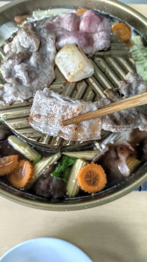 หมูย่างเกลือทำอย่างไรให้อร่อย? ลองเทคนิคหมูกระทะแบบไม่หมักซอส ใช้หมูสด เกลือชมพู และความร้อน เพื่อชูรสธรรมชาติของเนื้อ พร้อมวิธีย่างง่าย ๆ จาก Yummy